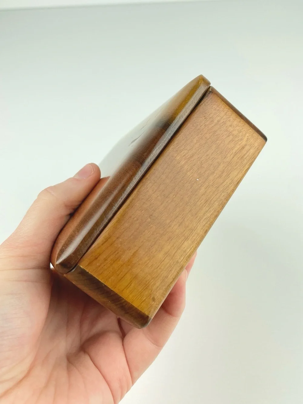 VTG 80s Artist Signed Myrtlewood Playing Card Box Brown Lidded Rectangular Split